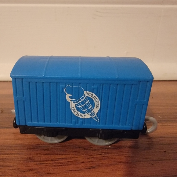 Thomas & Friends Trackmaster Ice Cream Factory Box Car - Picture 3 of 3